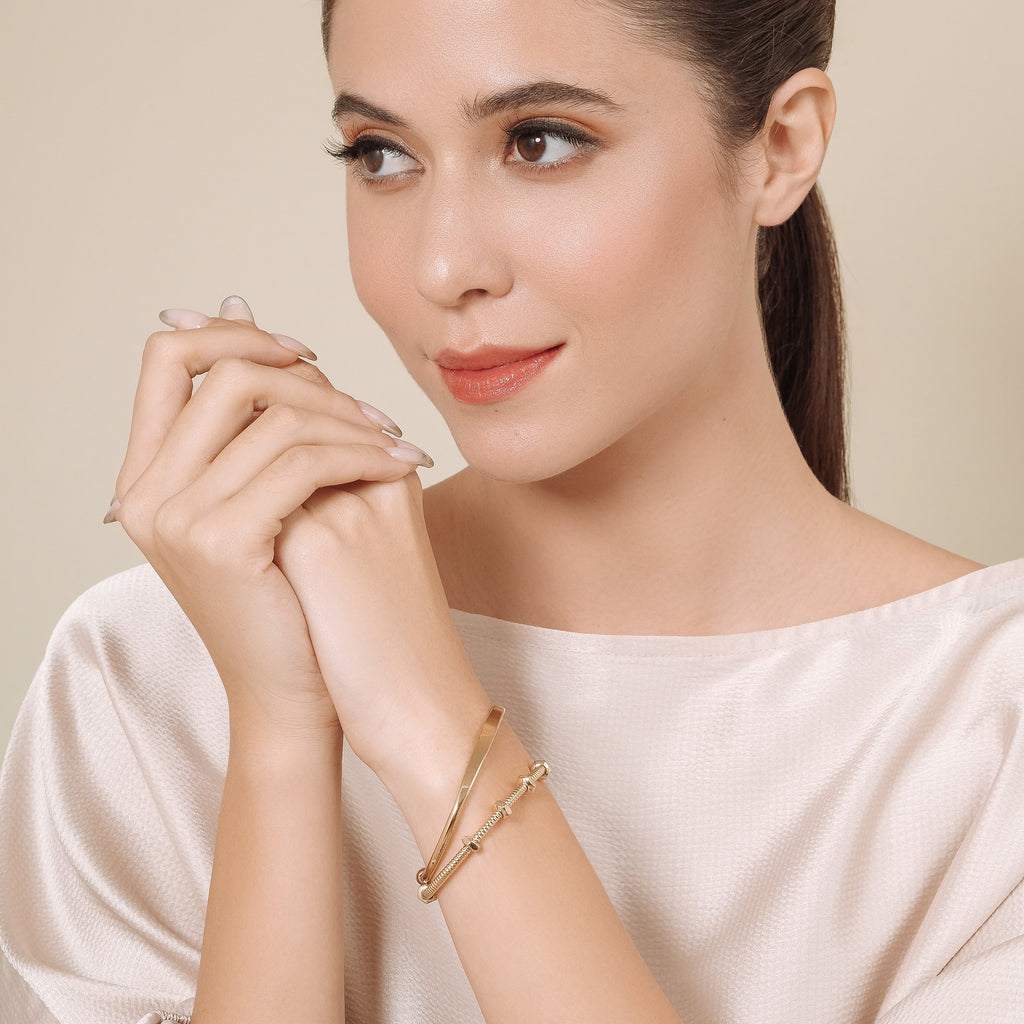 Sora Tiny Bangle (18K Gold Brass)